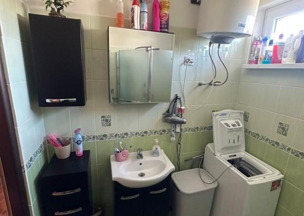 Exkluzívne na predaj priestranný 4-izbový byt s garážou a parkovacím miestom v tichej a príjemnej lokalite Topoľčany - Velušovce za super cenu