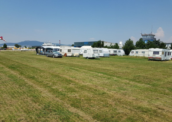 Predám pozemok na nitrianskom letisku v Janíkovciach.