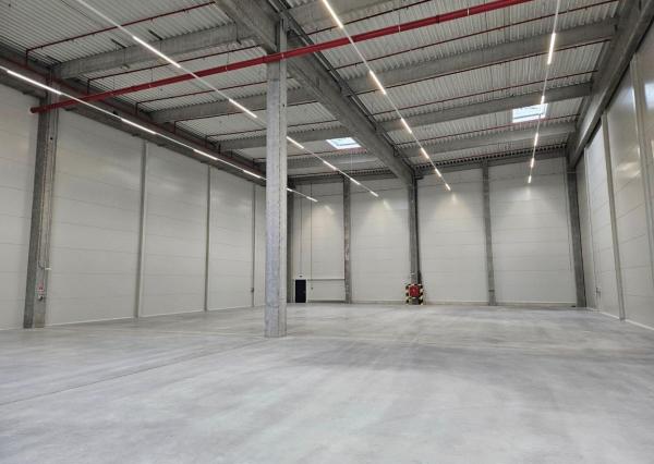 Sklad pre mestskú logistiku a ľahkú výrobu na prenájom - 1.012 m2, Staviteľská ul.