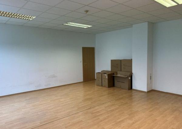 Kancelária na prenájom - 46 m2, Údernícka ul.