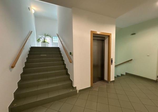 Kancelária na prenájom - 46 m2, Údernícka ul.