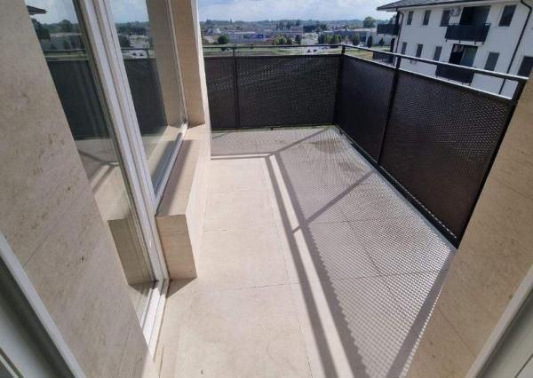 Skolaudované 3i byty v tehlovej novostavbe.