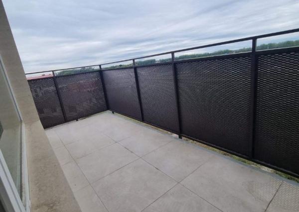 Skolaudované 3i byty v tehlovej novostavbe.