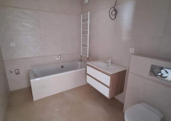 Skolaudované 3i byty v tehlovej novostavbe.