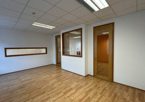 Kancelársky priestor na prenájom - 205 m2, Údernícka ul. 
