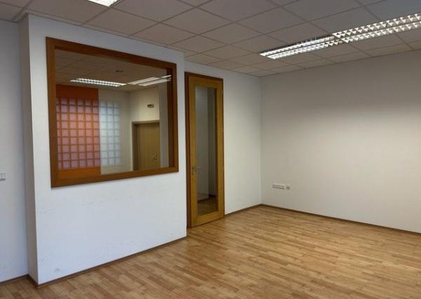 Kancelársky priestor na prenájom - 205 m2, Údernícka ul. 