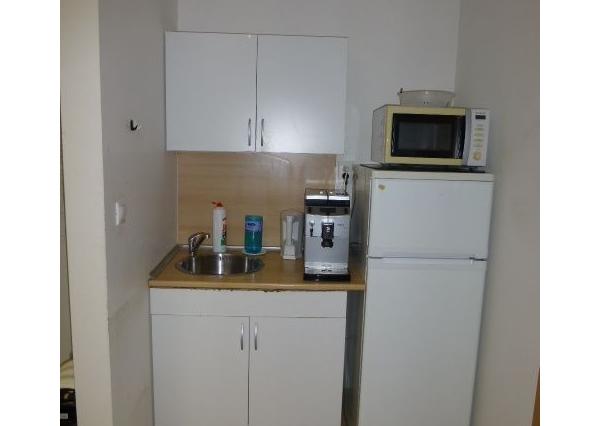 Zrekonštruované kancelárie na prenájom. Možnosť prenájmu skladu - od 11 m2, Slovnaftská ul.