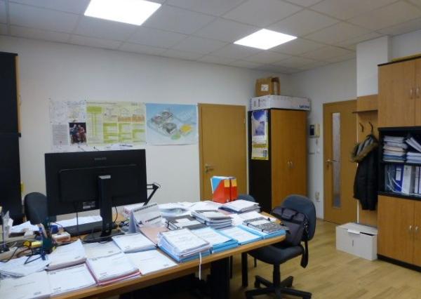 Zrekonštruované kancelárie na prenájom. Možnosť prenájmu skladu - od 11 m2, Slovnaftská ul.