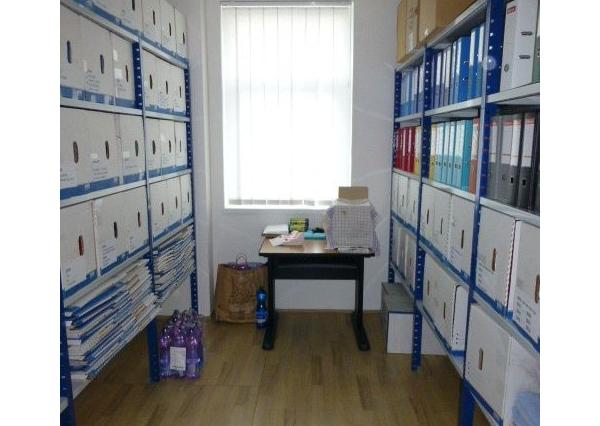 Zrekonštruované kancelárie na prenájom. Možnosť prenájmu skladu - od 11 m2, Slovnaftská ul.