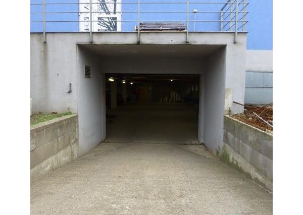 Zrekonštruované kancelárie na prenájom. Možnosť prenájmu skladu - od 11 m2, Slovnaftská ul.