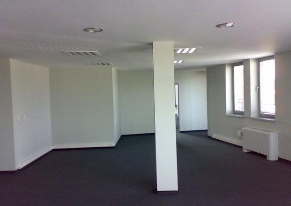 Kancelársky priestor v nízko-podlažnej budove s výťahom na prenájom - 200 m2, Rožňavská ul.