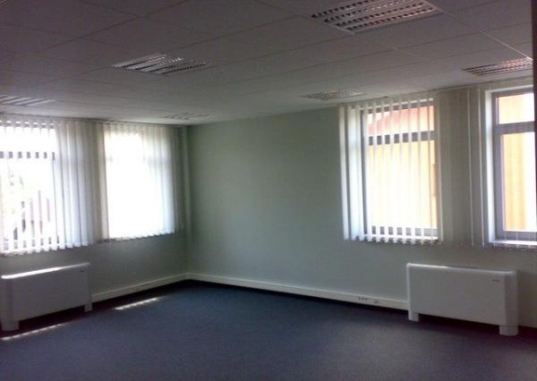 Kancelársky priestor v nízko-podlažnej budove s výťahom na prenájom - 200 m2, Rožňavská ul.