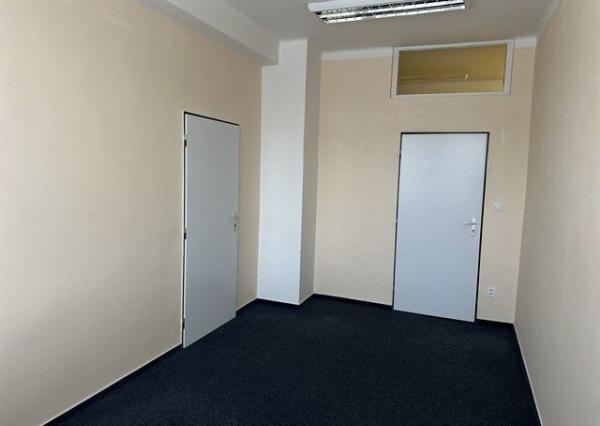 Kancelária s bezplatným parkovaním na prenájom - 52 m2, Rybničná ul.