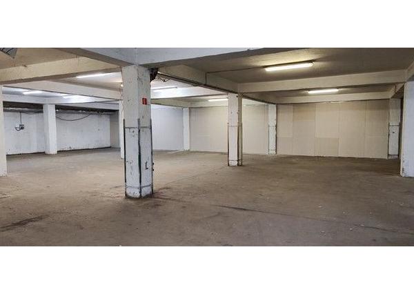 Skladový priestor s prívodom vody na prenájom - 423 m2, Púchovská ul.