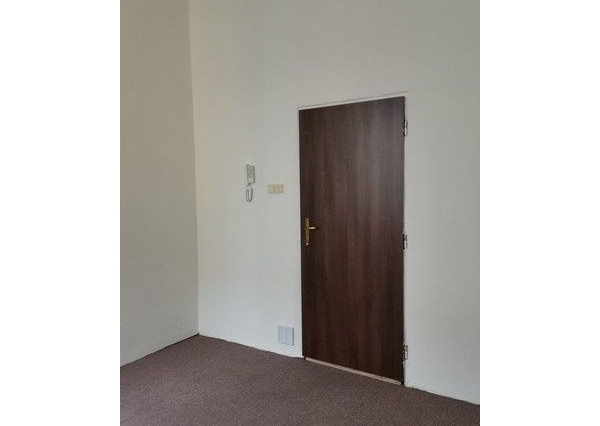 Kancelária v administratívnej časti Hotela SAFFRON na prenájom - 29,8 m2, Radlinského ul.