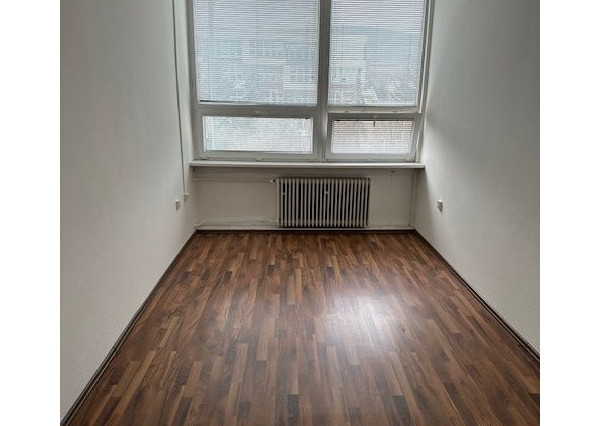 Kancelárske priestory s umývadlom - od 15 m2, Račianska ul.