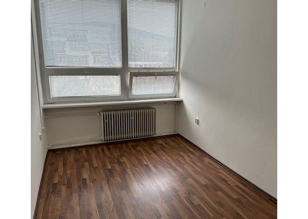 Kancelárske priestory s umývadlom - od 15 m2, Račianska ul.