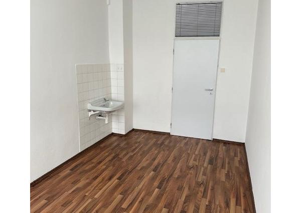 Kancelárske priestory s umývadlom - od 15 m2, Račianska ul.