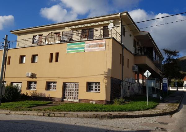 Predám polyfunkčnú budovu - kompletne prenajatú v Nitre.