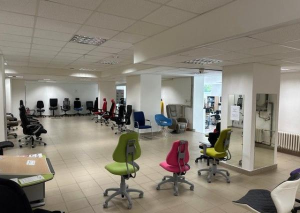 Na prenájom zrekonštruovaný obchodný priestor 342 m2. Možnosť rozdelenia na dve menšie prevádzky (222 m2 a 120 m2).