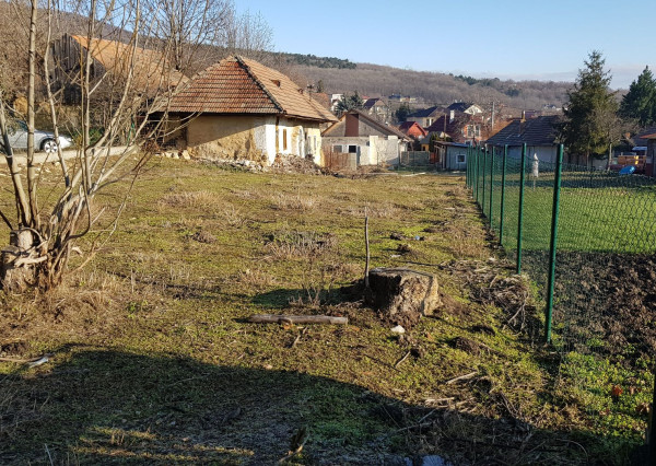 Predám stavebný pozemok Nitra - Štitáre.