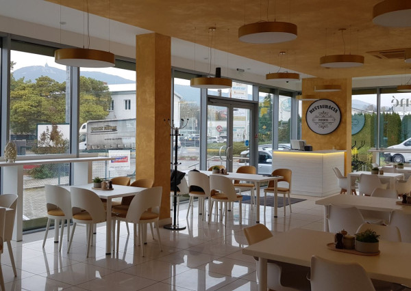 Prenajmem modernú kompletne zariadenú reštauráciu v Nitre.