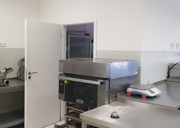 Prenajmem modernú kompletne zariadenú reštauráciu v Nitre.