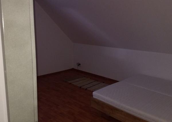 Ponukame do dlhodobého prenájmu krasný  3 izbový rodinný dom