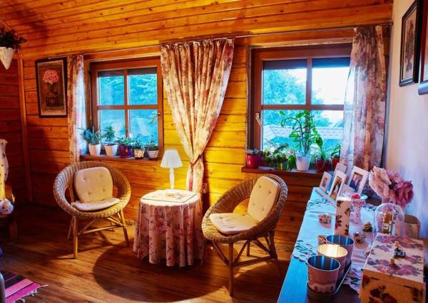 Na predaj pekná chata od TK vzdialená len 300m, Podhájska