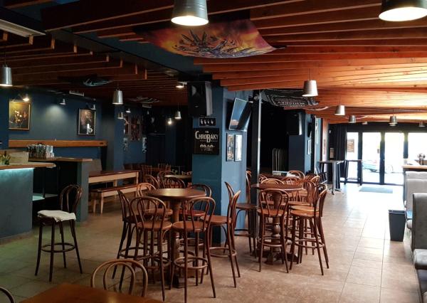 Predám komerčnú budovu komplet prenajatú v centre Nitry.