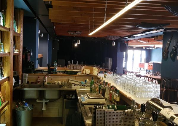 Predám komerčnú budovu komplet prenajatú v centre Nitry.