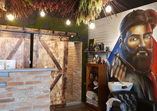 Predám komerčnú budovu komplet prenajatú v centre Nitry.