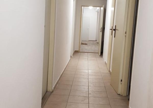 Predám komerčnú budovu komplet prenajatú v centre Nitry.