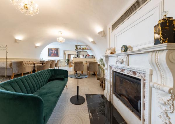 Predám zabehnutú reštauráciu v Banskej Štiavnici.