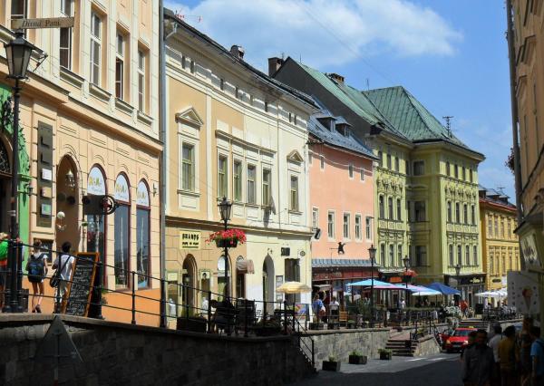 Predám zabehnutú reštauráciu v Banskej Štiavnici.