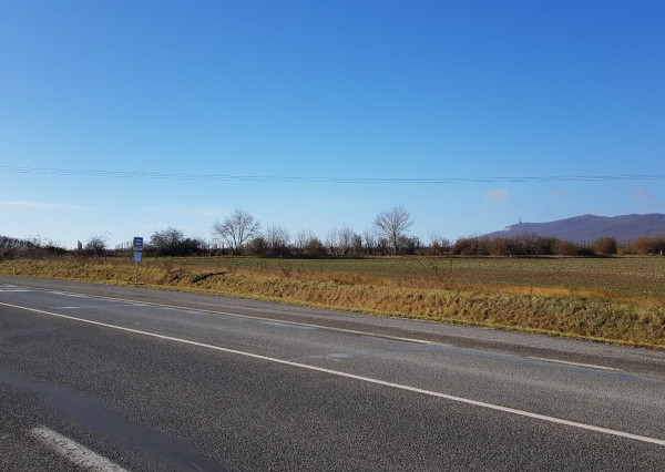 Predám pozemok na Zlatomoraveckej ceste pri Nitre, 6492m2.