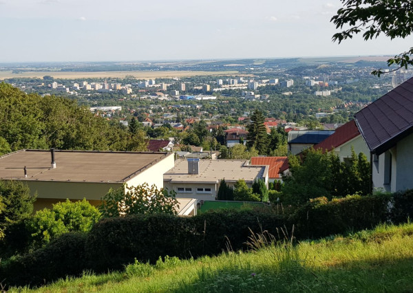 Predám dva stavebné pozemky pod lesom Nitra - Zobor, 1635m2.