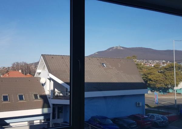 Prenajmem 60m2 kancelárske priestory pri R1 v Nitre.