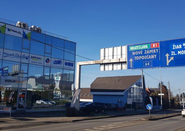 Prenajmem 60m2 kancelárske priestory pri R1 v Nitre.