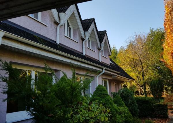 Predám RD pre veľkú rodinu alebo firmu v Nitre - Čermáň.