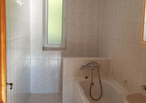 Predám RD pre veľkú rodinu alebo firmu v Nitre - Čermáň.