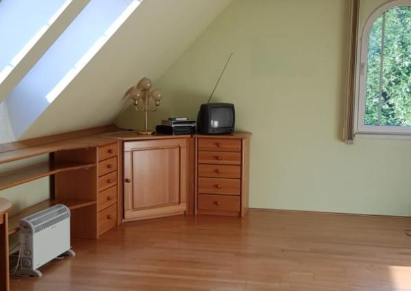 Predám RD pre veľkú rodinu alebo firmu v Nitre - Čermáň.