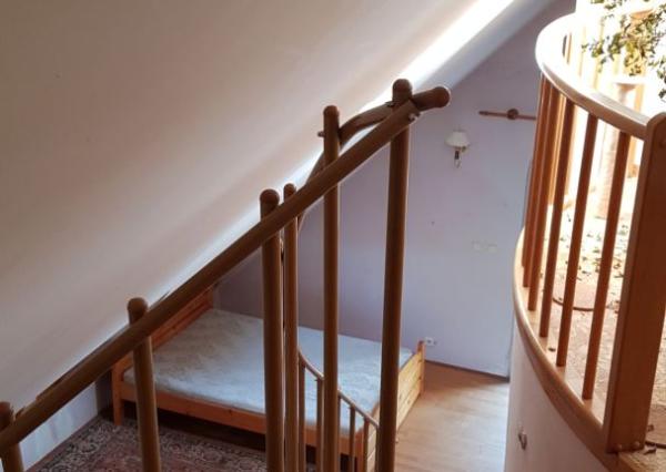 Predám RD pre veľkú rodinu alebo firmu v Nitre - Čermáň.