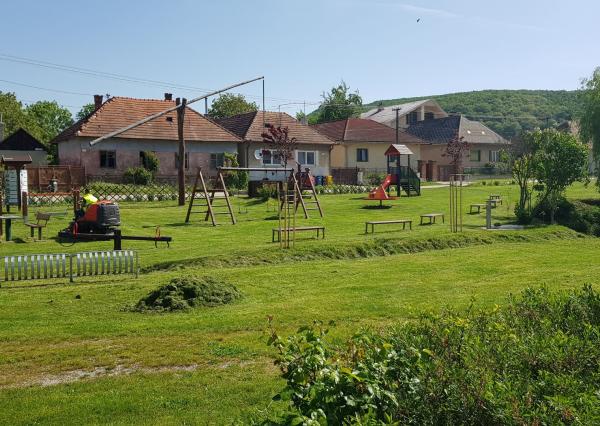 Predám stavebný pozemok Podhorany Sokolníky 5867m2.