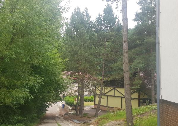 Predám budovu so 7 apartmánmi vo výstavbe vo Vyhniach.