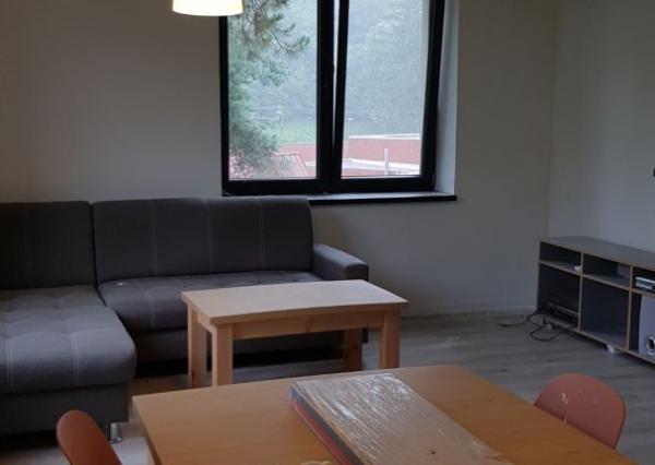 Predám budovu so 7 apartmánmi vo výstavbe vo Vyhniach.