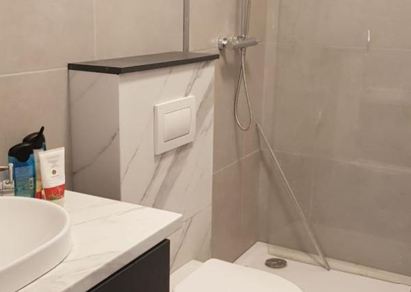 Predám budovu so 7 apartmánmi vo výstavbe vo Vyhniach.