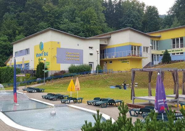 Predám budovu so 7 apartmánmi vo výstavbe vo Vyhniach.