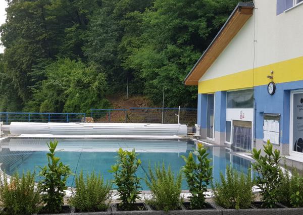 Predám budovu so 7 apartmánmi vo výstavbe vo Vyhniach.