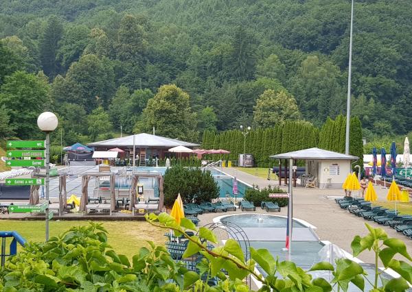 Predám budovu so 7 apartmánmi vo výstavbe vo Vyhniach.